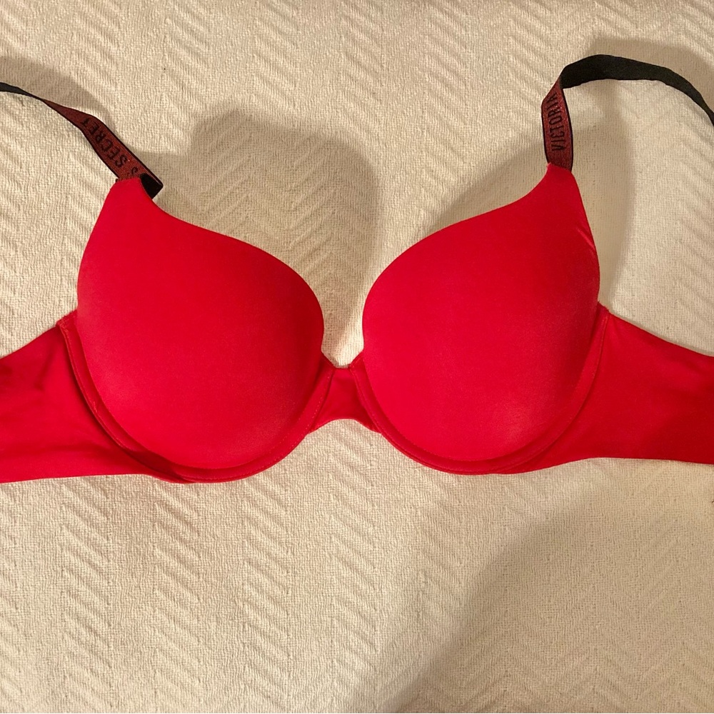 NWOT T-shirt push up full coverage bra size 34D